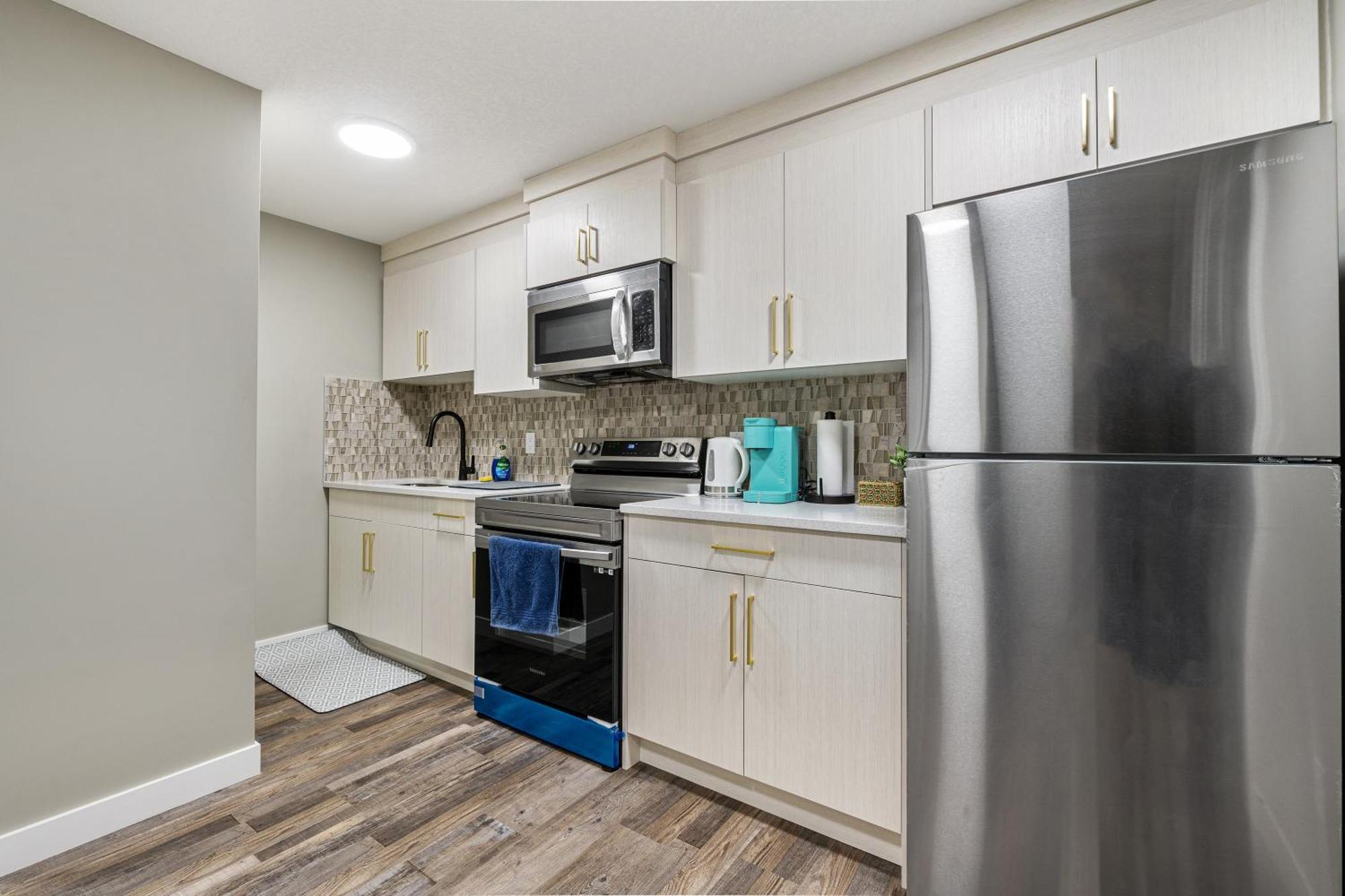 Modern 2 Bedroom Basement Suite With Laundry YYC Kültér fotó